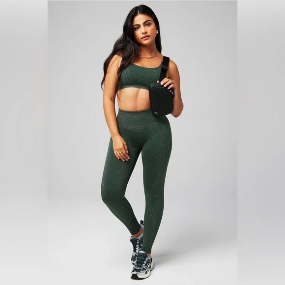 ✨Fabletics Seamless High-Waisted Legging Size S - Picture 1 of 14